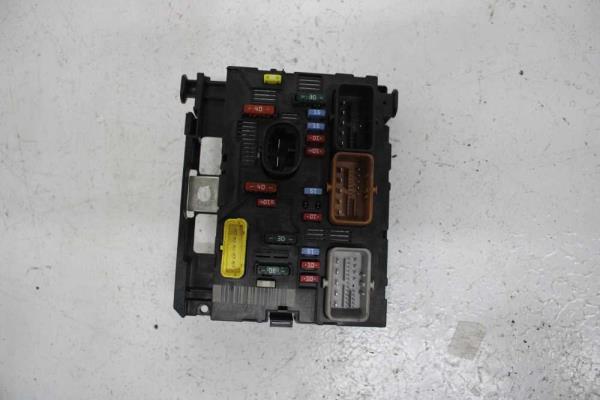 BOITIER ELECTRONIQUE CITROEN / PEUGEOT BSM-L03-00 - Vue 1